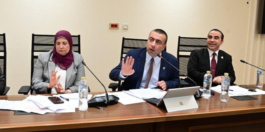 "صناعة
      النواب"
      تطالب
      الحكومة
      بـ
      "قياس
      الأثر
      التنفيذي"
      لمبادرات
      دعم
      الصناعة
      وتذليل
      عقبات
      المستثمرين