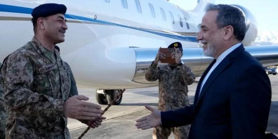 قائد الجيش الباكستاني يصل طهران ضمن جهود الوساطة بين واشنطن وطهران