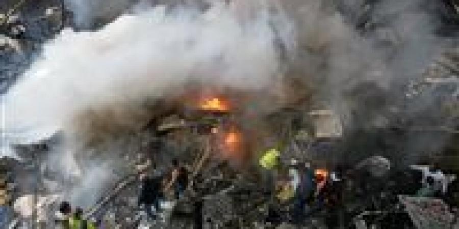 تحت
      وطأة
      «الأرض
      المحروقة»..
      لبنان
      يفاوض
      في
      واشنطن
      ويواجه
      الإعصار
      في
      الجنوب