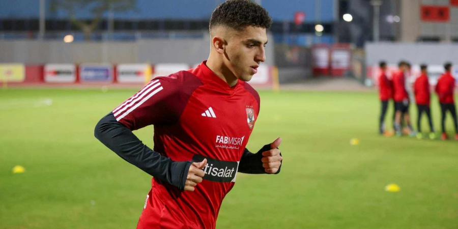 كوكا
      ينتظم
      في
      تدريبات
      الأهلي
      بعد
      التعافي
      من
      الإصابة