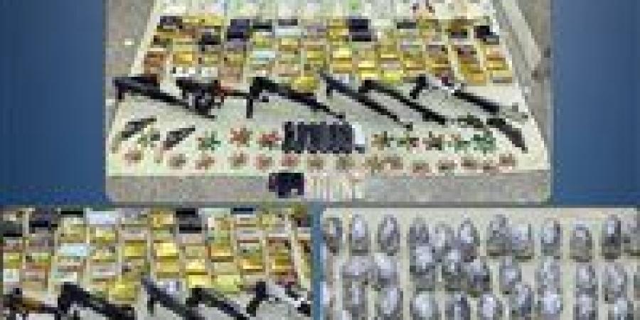 مواجهة
      دامية
      تنهي
      أخطر
      تشكيل
      عصابي..
      مصرع
      9
      عناصر
      شديدة
      الخطورة
      بالشرقية