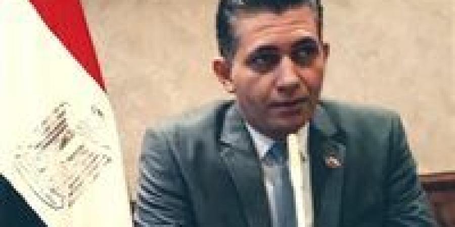 خبير:
      إيران
      حطمت
      الكبرياء
      الأمريكي
      وغلقها
      مضيق
      هرمز
      جعلها
      متحكمة
      في
      رقبة
      الاقتصاد
      الدولي