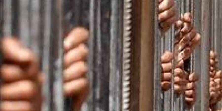 خلية
      العملة
      أمام
      القضاء..
      محاكمة
      39
      متهمًا
      في
      قضية
      كبرى