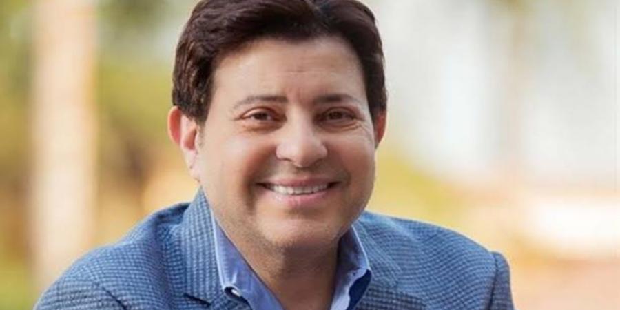 باكيًا
      على
      الهواء..
      مصطفى
      كامل:
      هاني
      شاكر
      عمل
      عملية
      استئصال
      قولون
      وعضلة
      القلب
      وقفت