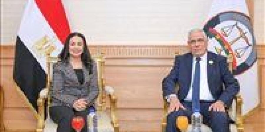 بروتوكول
      جديد
      لدعم
      الأولى
      بالرعاية..
      النيابة
      العامة
      تقود
      شراكة
      متكاملة
      لتعزيز
      العدالة
      الاجتماعية