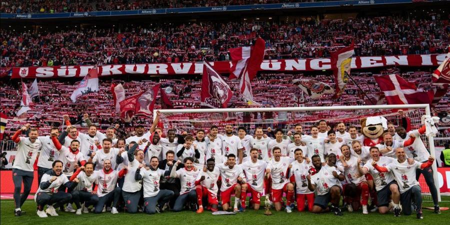 بعد
      الفوز
      بلقب
      الدوري..
      بايرن
      ميونخ
      يبحث
      عن
      موسم
      إستثنائي
      بـ4
      ألقاب
      جديدة
      تنتظر
      قبضة
      العملاق
      البافاري