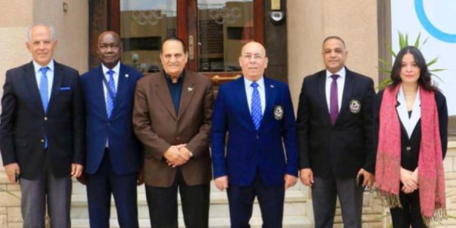 أحمد
      ناصر
      يجتمع
      مع
      الاتحاد
      الإفريقي
      للكاراتيه
      لبحث
      إدراج
      اللعبة
      في
      دورة
      2027