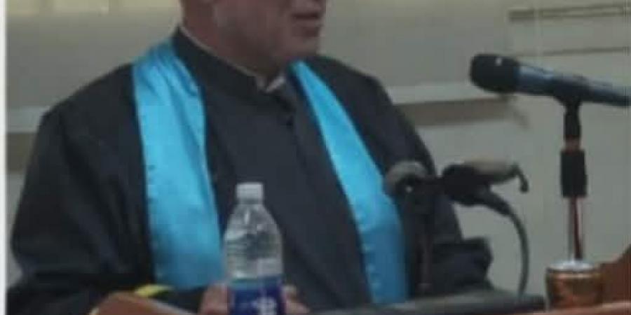 من
      قلب
      الواسطى
      إلى
      منصة
      الدكتوراه..
      كفاح
      67
      عامًا
      يتوج
      حلم
      عالم
      أزهري
      ويشعل
      الأمل