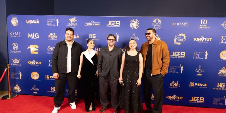 القائمة
      الكاملة
      لجوائز
      الدورة
      الخامسة
      لمهرجان
      هوليوود
      للفيلم
      العربي