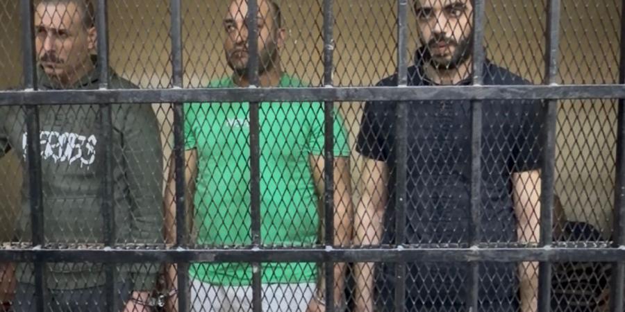 المؤبد
      لمتهم
      وبراءة
      اثنين
      في
      قضية
      مقتل
      مزارع
      “سلامون
      القماش”
      بالمنصورة