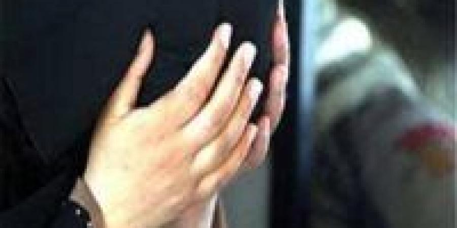 “كاميرات
      الميراث”
      تشعل
      الشرقية..
      ضبط
      3
      سيدات
      بعد
      تحطيم
      منزل
      في
      خلاف
      عائلي