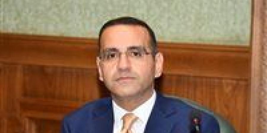 محمد
      المنزلاوى:
      قانون
      حماية
      المنافسة
      يدعم
      الاقتصاد
      ويعكس
      توجه
      الدولة
      نحو
      سوق
      حر