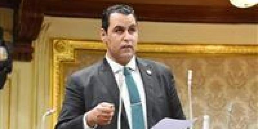 النائب
      إمام
      منصور:
      قانون
      حماية
      المنافسة
      يضرب
      الاحتكار
      في
      مقتل
      ويعيد
      ترتيب
      السوق
      المصري