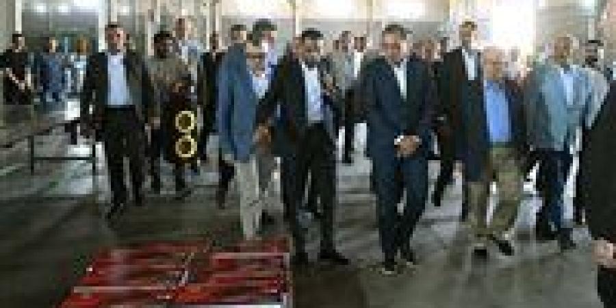 رئيس
      الوزراء
      يفتتح
      مصنع
      «نيو
      سيفلون»
      لمنتجات
      الألومنيوم
      وأدوات
      الطهي