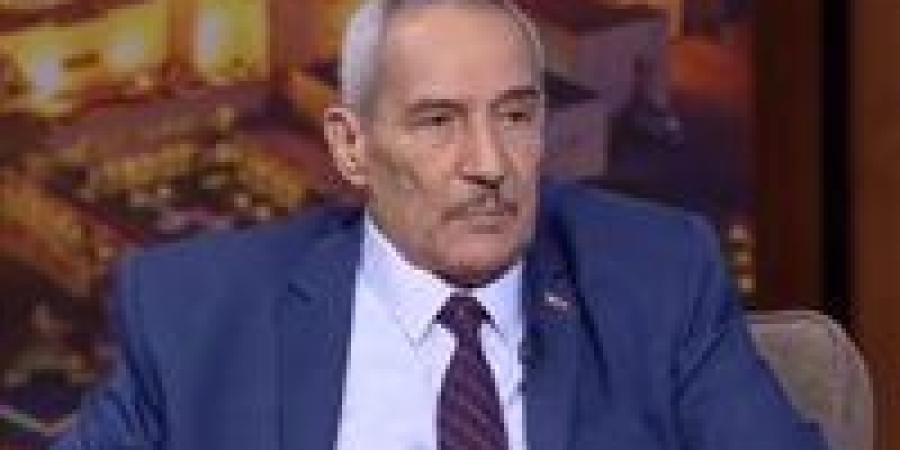 اللواء
      محمد
      قشقوش:
      حشد
      عسكري
      أمريكي
      يطوّق
      إيران..
      والتفاوض
      يجري
      “تحت
      النار”