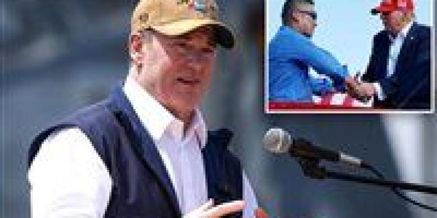 بقرار
      فوري..
      إقالة
      وزير
      البحرية
      الأمريكي
      في
      أحدث
      موجة
      رحيل
      بإدارة
      ترامب