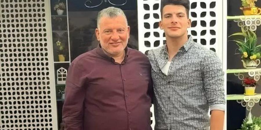 خالد
      الغندور:
      والد
      زيزو
      يستشهد
      بالماشطة
      وشكوى
      جديدة
      من
      أشرف
      عبدالعزيز
      في
      اتحاد
      الكرة