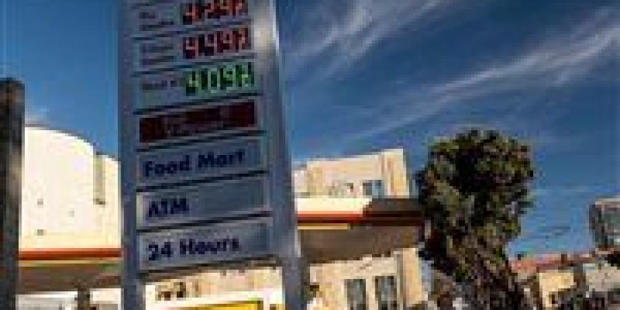 استطلاع:
      الأمريكيون
      يحملون
      ترامب
      مسؤولية
      قفزة
      أسعار
      الوقود
      وسط
      ضغوط
      انتخابية