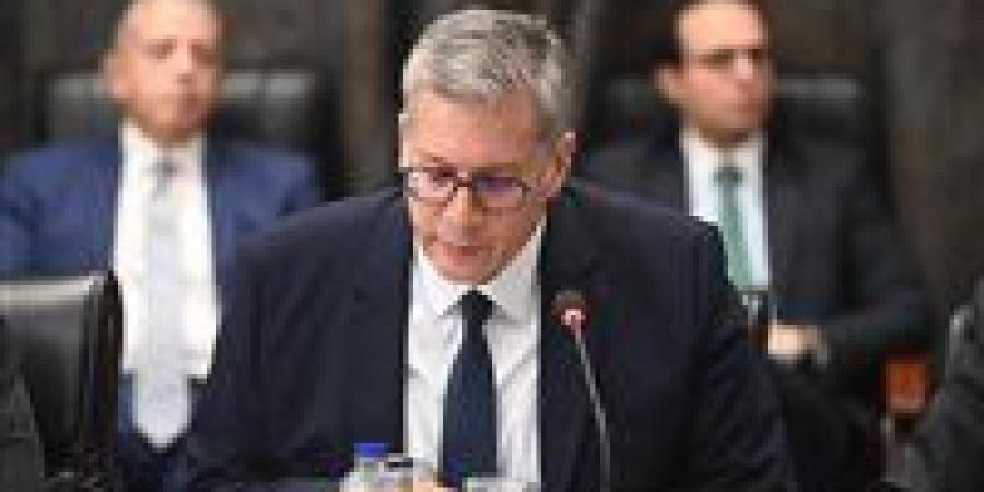 وزير
      البترول:
      خطة
      خمسية
      لتطوير
      البنية
      التحتية
      وزيادة
      الإنتاج
      بهدف
      خفض
      الاستيراد