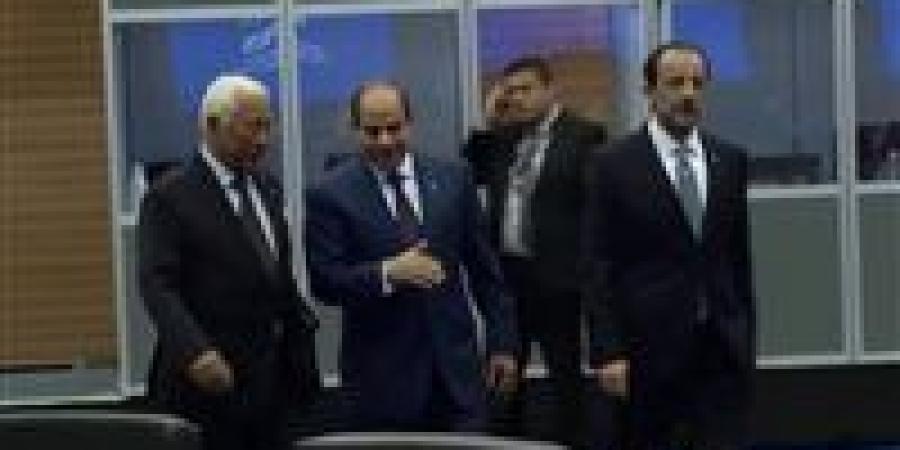 لحظة
      وصول
      الرئيس
      السيسي
      إلى
      مقر
      الاجتماع
      التشاوري
      لقادة
      دول
      عربية
      وأوروبية
      في
      قبرص