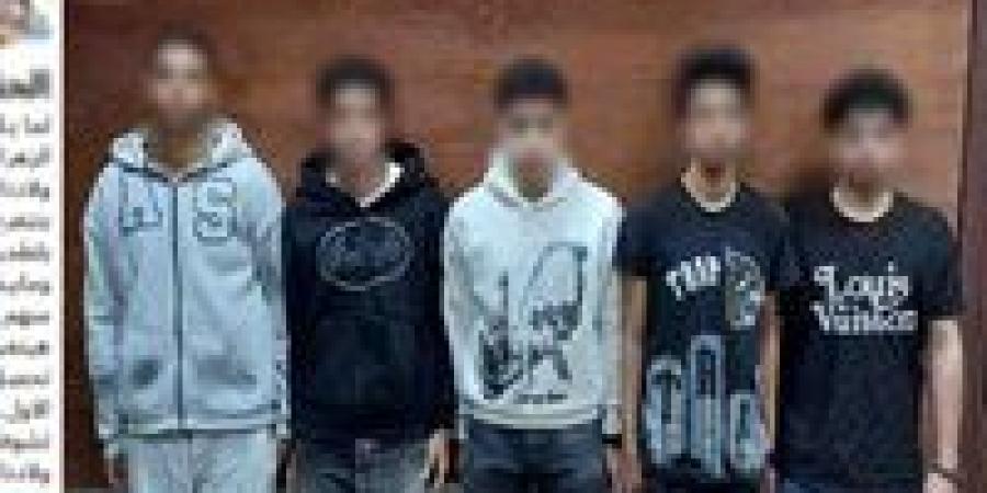 بعد
      شكاوى
      الأهالي..
      ضبط
      5
      طلاب
      بتهمة
      مضايقة
      الطالبات
      أمام
      مدرسة
      بمصر
      القديمة