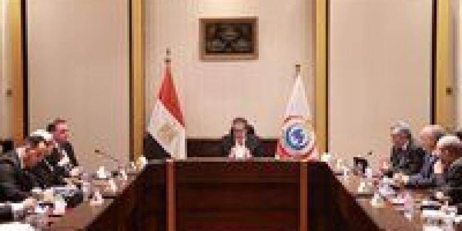 وزير
      الصحة
      يتابع
      تنفيذ
      «مستشفى
      النيل
      للأطفال»
      بمدينة
      النيل
      الطبية