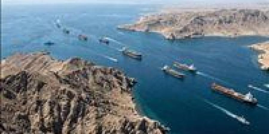 البحرية
      الأمريكية
      تستولي
      على
      شحنة
      نفط
      إيرانية
      بقيمة
      380
      مليون
      دولار