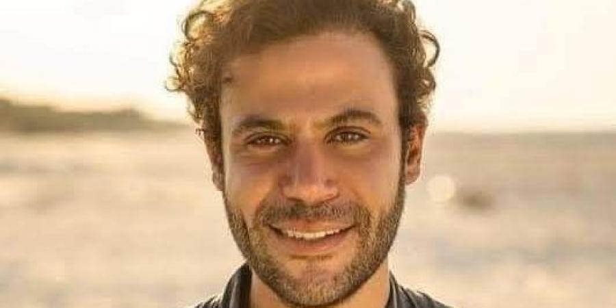 بعد
      انتهاء
      تصوير
      صقر
      وكناريا..
      محمد
      إمام
      يبدأ
      التحضيرات
      لفيلمه
      الجديد