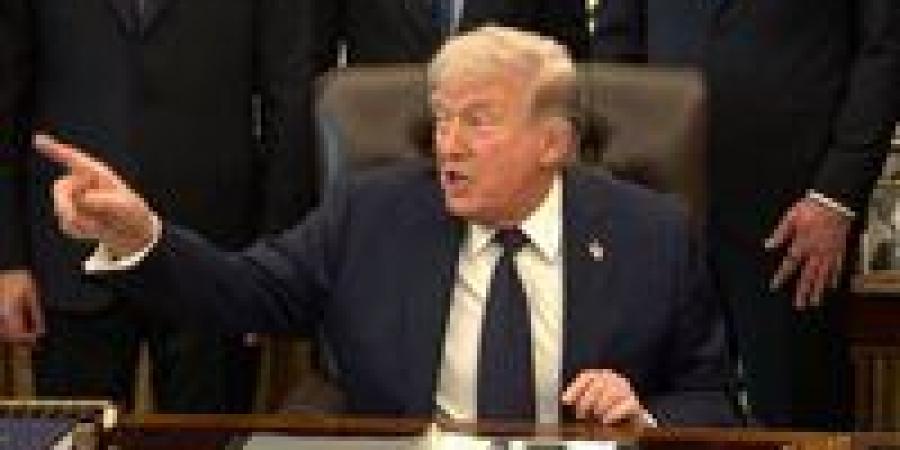 لا
      مزيد
      من
      «السيد
      اللطيف»..
      خطة
      أمريكية
      لتركيع
      طهران
      بضربات
      «خاطفة
      وقوية»