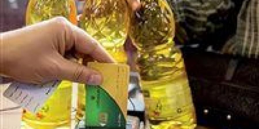 بدون
      زحمة..
      دليلك
      الكامل
      لإضافة
      الزوجة
      والأبناء
      إلى
      بطاقة
      التموين
      2026