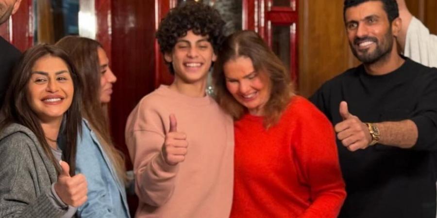 يسرا
      ومحمد
      سامي
      باسم
      «شمس»..
      تفاصيل
      جديدة
      عن
      مسلسل
      قلب
      شمس|
      خاص