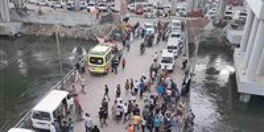 في
      ظروف
      غامضة..
      العثور
      علي
      جثة
      شاب
      داخل
      الزراعات
      بالقرب
      من
      محطة
      قطار
      ملوي
      في
      المنيا