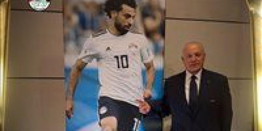 أبوريدة
      يجري
      اتصال
      هاتفي
      مع
      محمد
      صلاح
      للاطمئنان
      علي
      جاهزيته
      للمشاركة
      مع
      الفراعنة
      في
      كأس
      العالم