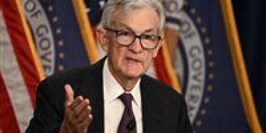 الاحتياطي
      الفيدرالي
      تحت
      الحصار..
      صراع
      الأجنحة
      يهدد
      استقرار
      الاقتصاد
      الأميركي