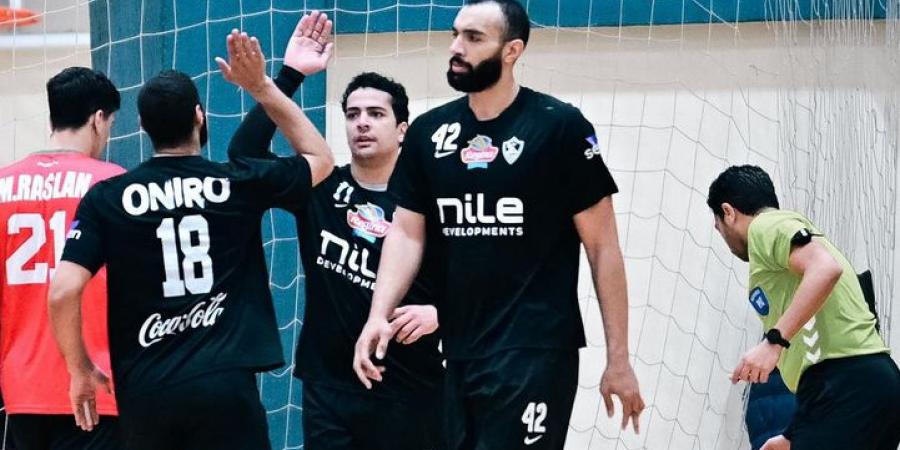 مفاجأة
      مدوية
      في
      كأس
      مصر
      لكرة
      اليد..
      الأولمبي
      يُقصي
      الزمالك
      ويصعد
      للنهائي
      ويلاقي
      الأهلي