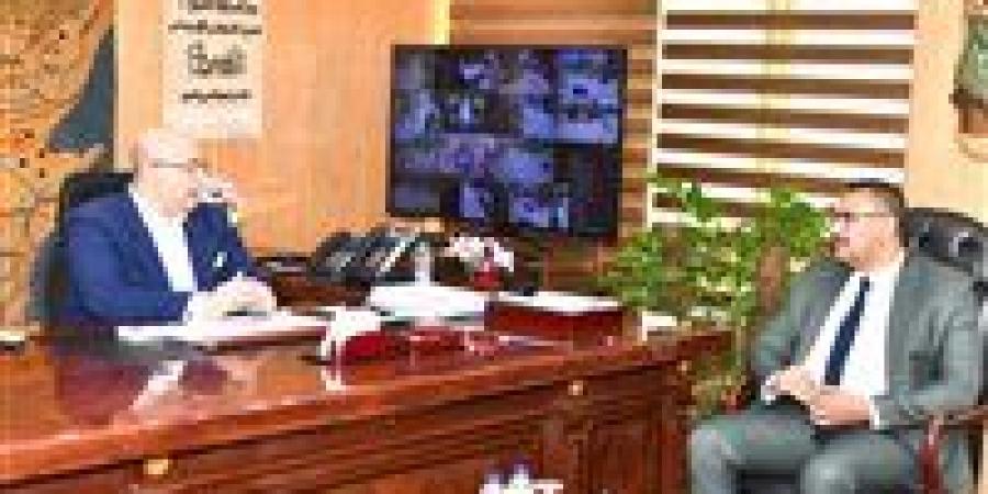 محافظ
      الفيوم
      لـ
      تحيا
      مصر:
      تطوير
      المستشفيات
      الحكومية
      ودعم
      المشروعات
      الصغيرة
      لتوفير
      فرص
      عمل