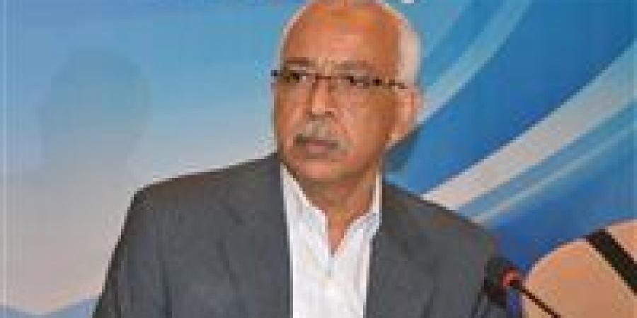 رئيس
      اتحاد
      عمال
      مصر:
      العمال
      القوة
      الحقيقية
      للإنتاج
      والدولة
      حريصة
      على
      دعمهم
      وتحسين
      أوضاعهم|خاص