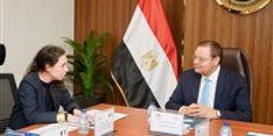 شراكة
      مصرية–فرنسية
      لتعزيز
      جودة
      الرعاية
      الصحية..
      تعاون
      استراتيجي
      جديد
      لدعم
      منظومة
      التأمين
      الشامل