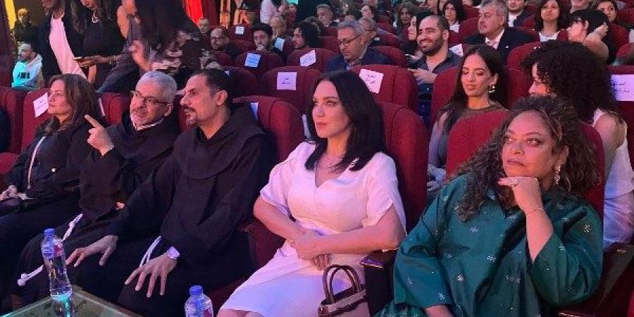 أشرف
      عبد
      الباقي
      وسلاف
      فواخرجي..
      حضور
      فني
      مميز
      في
      ختام
      مهرجان
      المركز
      الكاثوليكي
      للسينما