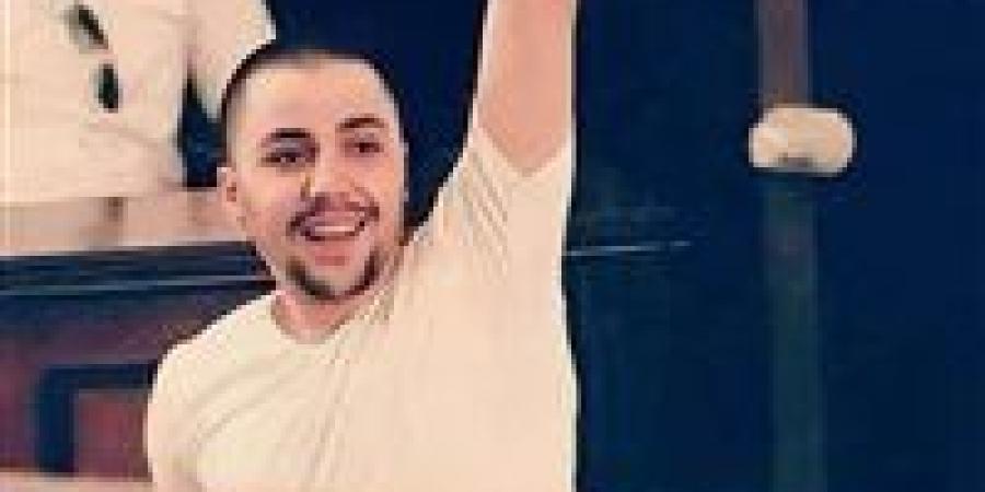 تجديد
      حبس
      سيد
      مشاغب
      و5
      آخرين
      15
      يومًا
      بتهمة
      تعطيل
      المرور
