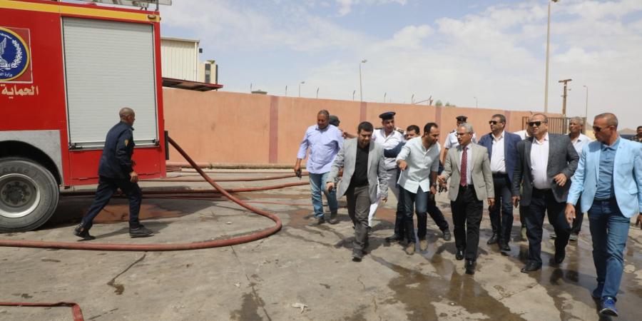 محافظ
      بني
      سويف
      يتابع
      جهود
      السيطرة
      على
      حريق
      بمصنع
      ببياض
      العرب
      دون
      خسائر
      في
      الأرواح