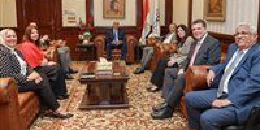 جهاز
      تنمية
      المشروعات
      يضخ
      300
      مليون
      جنيه
      لتمويل
      المشروعات
      متناهية
      الصغر
      عبر
      «تمكين»