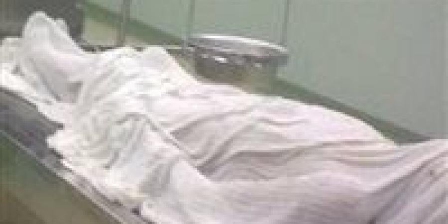 مأساة
      في
      الفيوم..
      طالبة
      ثانوي
      تنهي
      حياتها
      داخل
      منزلها
      بقرية
      النزلة