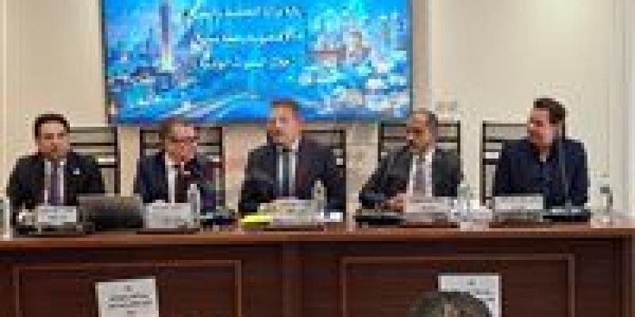 وزير
      التخطيط
      من
      البرلمان:
      ضوابط
      صارمة
      للاقتراض
      الخارجي
      واستراتيجية
      لخفض
      الدين
      العام