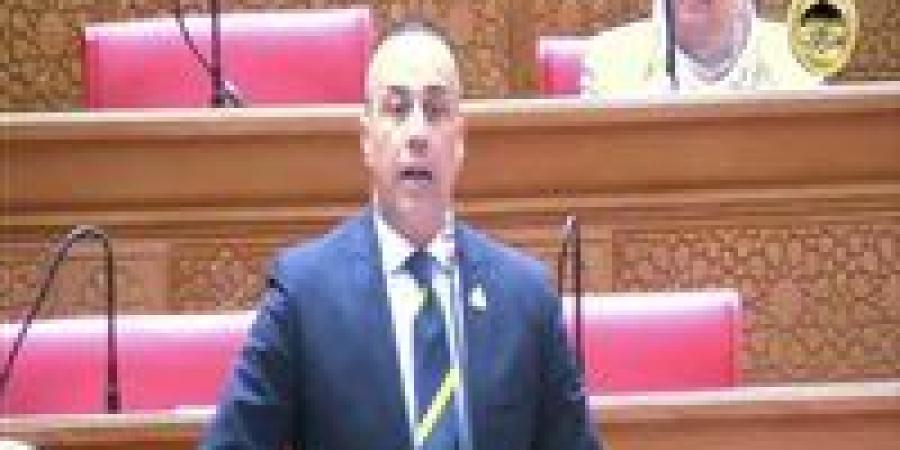 بلتاجي
      يهاجم
      تعديلات
      «التأمينات»:
      قانون
      بلا
      رؤية..
      و1700
      جنيه
      معاش
      «لا
      تكفي
      للحياة»