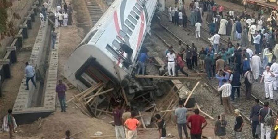 خروج
      عربة
      قطار
      عن
      القضبان
      بمحطة
      أسوان..
      صور
