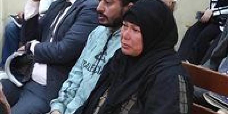 من
      قاعة
      المحكمة..
      أم
      مريم
      تصرخ
      طلبًا
      للقصاص
      بعد
      جريمة
      هزت
      الشرقية