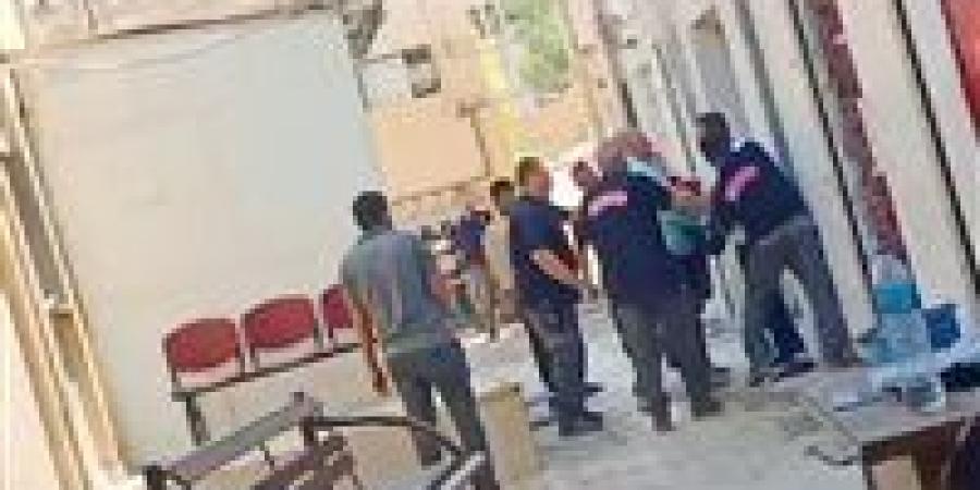 في
      الفيوم..
      فيديو
      قديم
      يُثير
      الجدل
      مجددًا..
      ومصدر
      طبي:
      الواقعة
      تعود
      لسنوات
      وتم
      التعامل
      معها
      قانونيًا