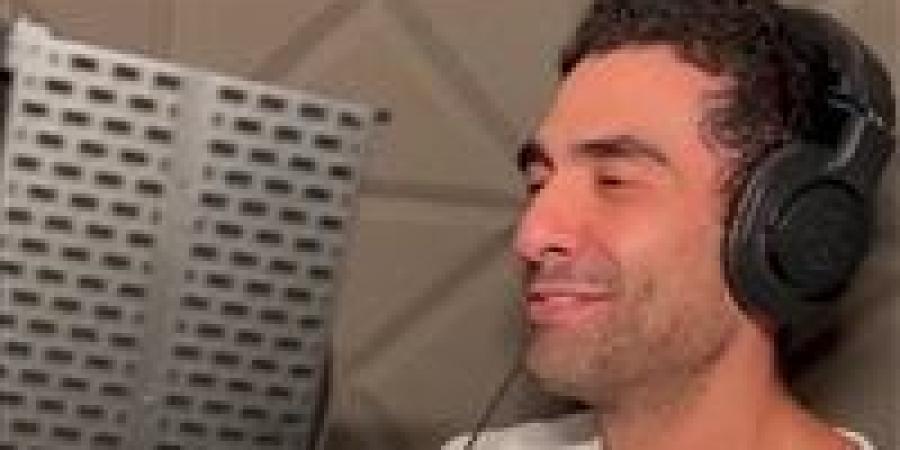 بعد
      غياب..
      محمد
      الكيلاني
      يعود
      للغناء
      بأغنية
      يفك
      النحس
      في
      هذا
      الموعد
