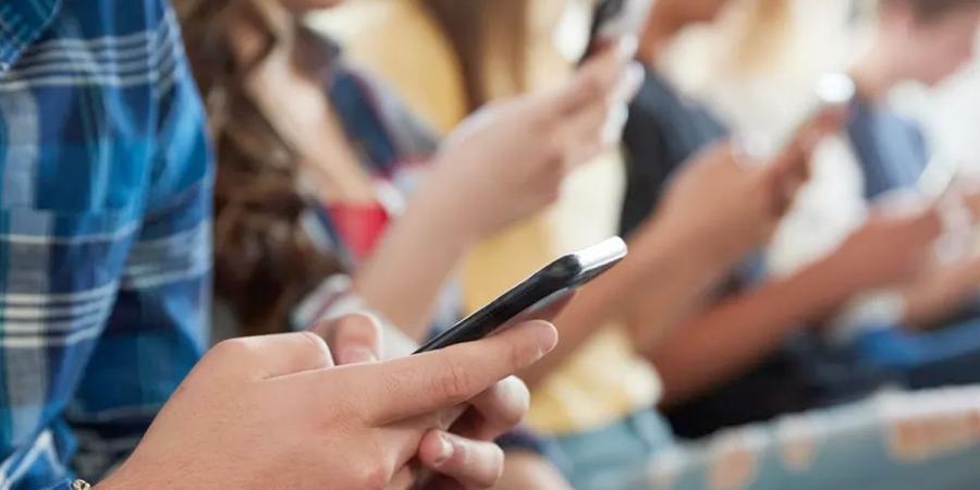 منع دخول الأجهزة الذكية إلى قاعات الاختبار في الجامعة